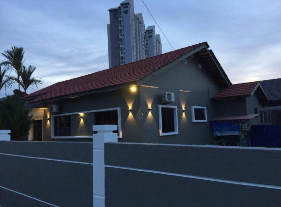 Melaka Beach Villa Екстериор снимка