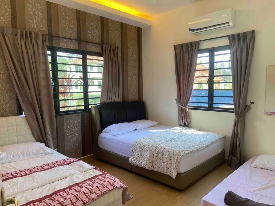 Melaka Beach Villa Екстериор снимка